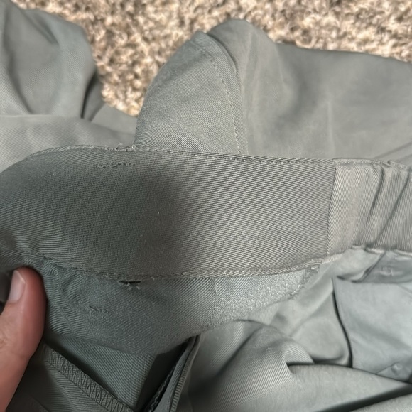 NWT! Banana Republic Gray Succulent 
The Everyday Wide Leg Pant - Size Large - Picture 5 of 8